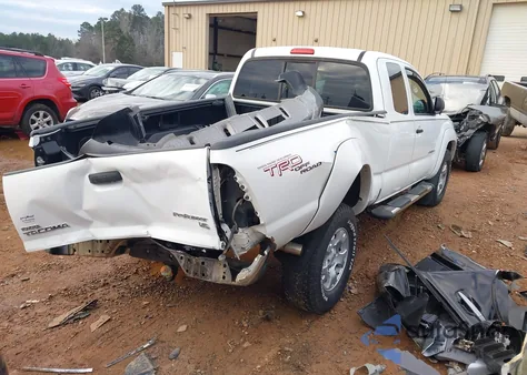 2011 Toyota Tacoma Prerunner V6 from USA, damaged, VIN 5TFTU4GN2BX011618
